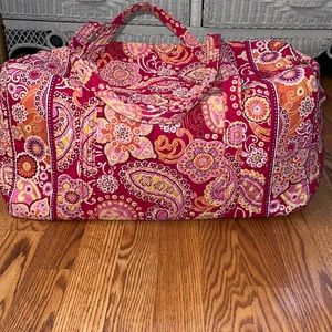 VERA BRADLEY duffel bag